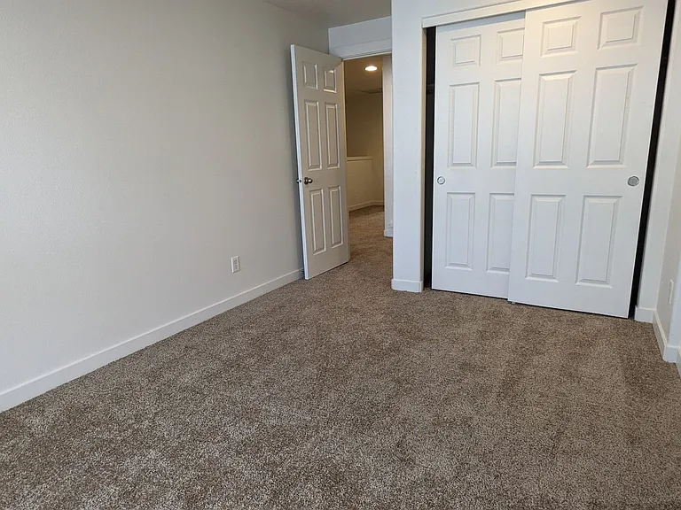 Halsey East Townhomes — Photo 64