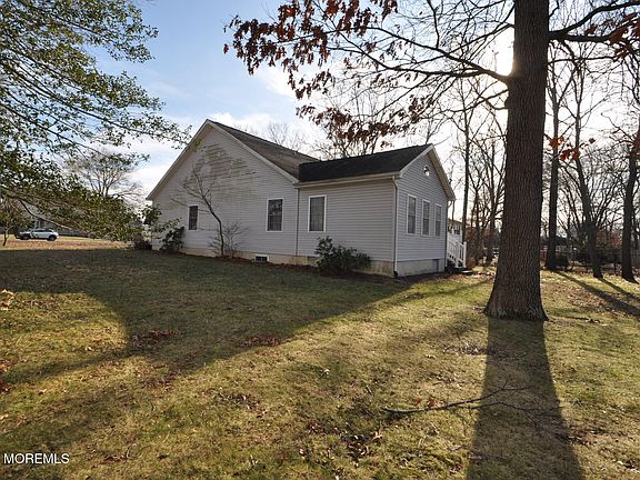4th image of 336 Arlington Avenue N