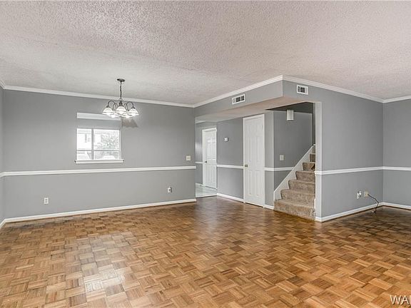 2nd image of 1029 Fairfax Dr