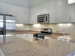 61 Pine St APT 202, Edmonds, WA 98020