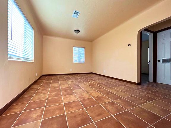 3rd image of 1300 San Mateo Blvd SE #1319