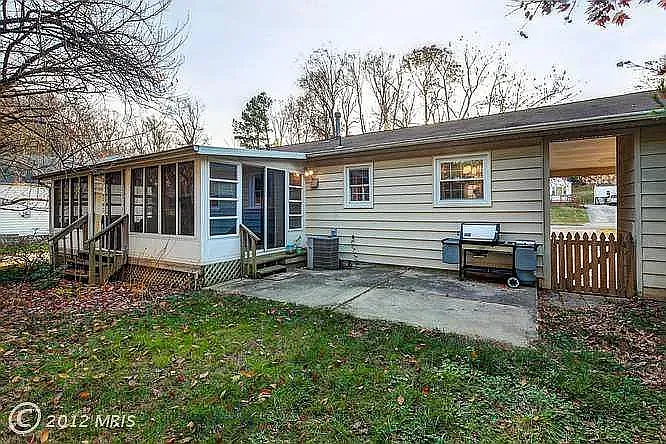 1911 Hillside Dr — Photo 13