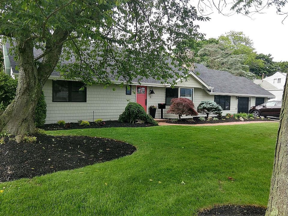 1st image of 11 Deeringwood Ln