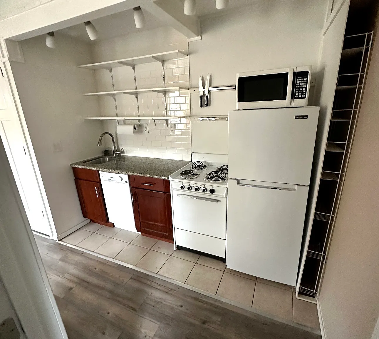 SW 67th Pl, Portland — Photo 4