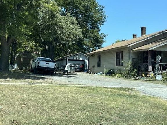 3rd image of 205 E 13th St
