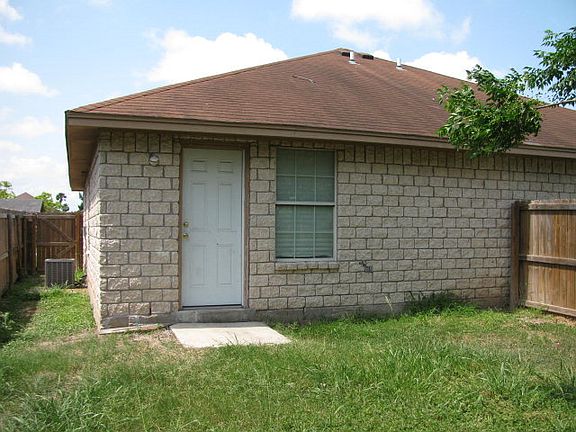 5th image of 6605 Tallowood Cir APT A