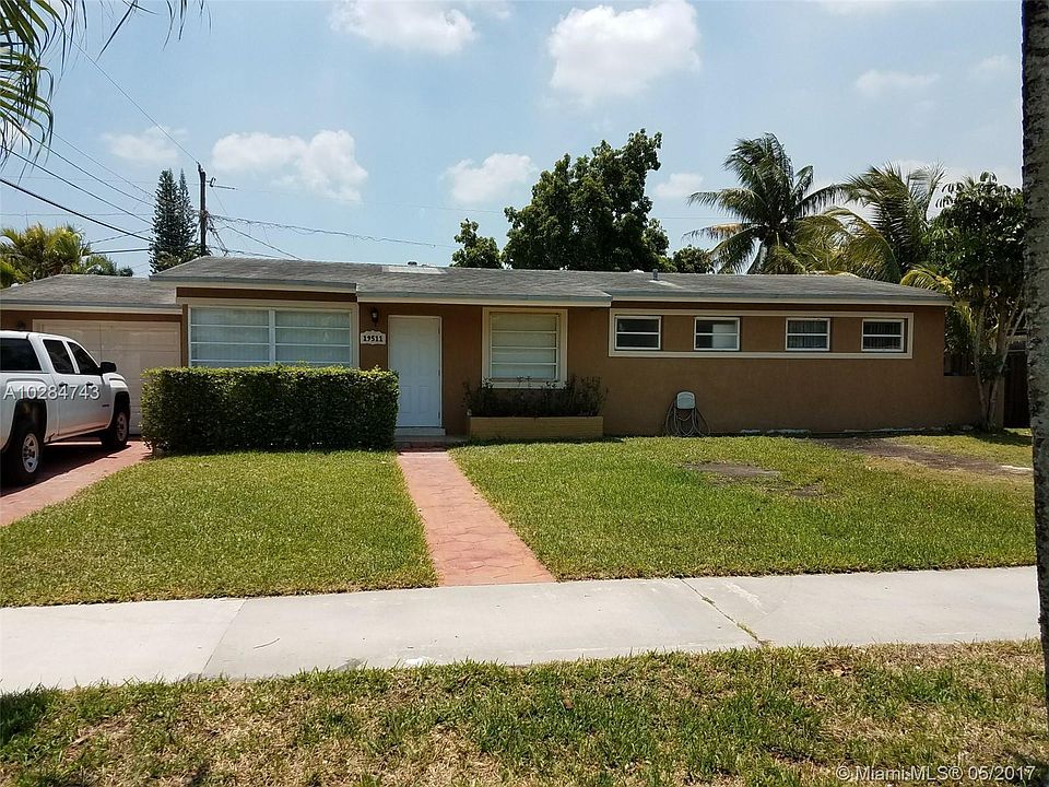 1st image of 19511 Belview Dr