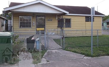 1st image of 910 E Filmore St