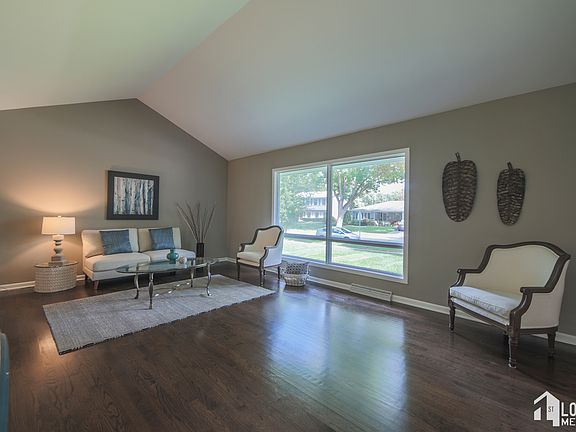 3rd image of 1545 Warbler Dr