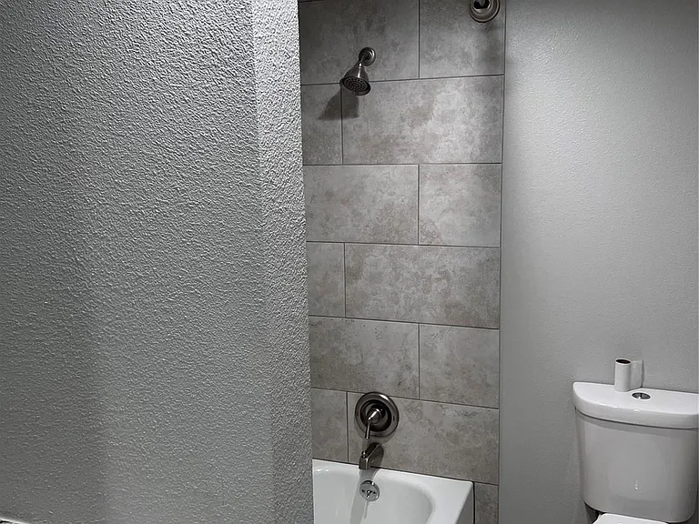 214 S San Jacinto Ave — Photo 6