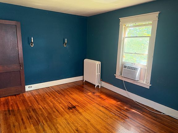 5th image of 405 Victoria Pl #4