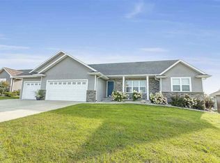 1634 Red Oak St, Green Bay, WI 54313
