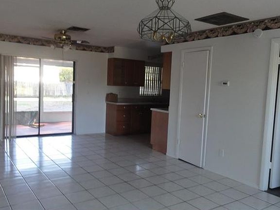 3rd image of 308 La Paz Dr