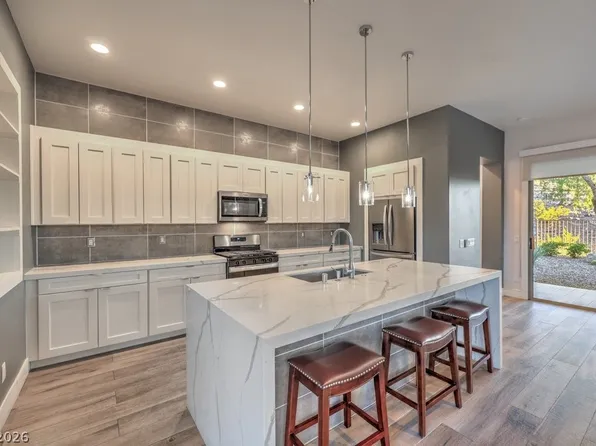 23 Gladewater Dr, Henderson, NV 89052