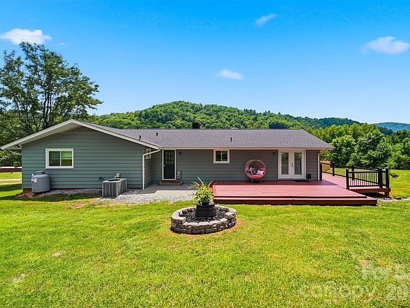 2nd image of 2411 Robertson Ln