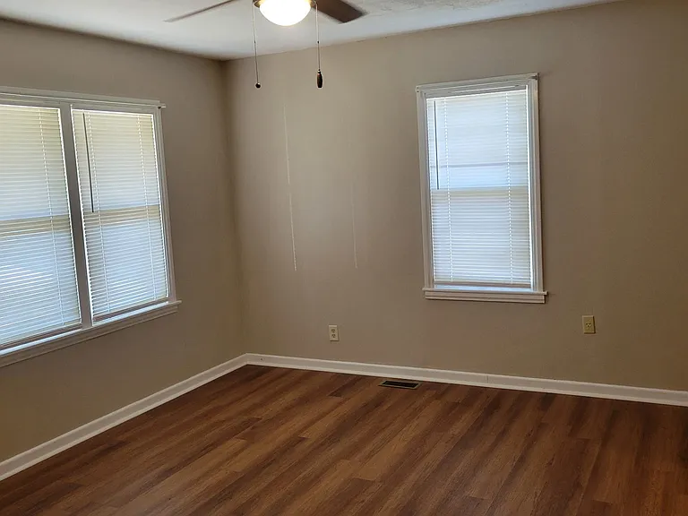 409 S Delaware Ave — Photo 5