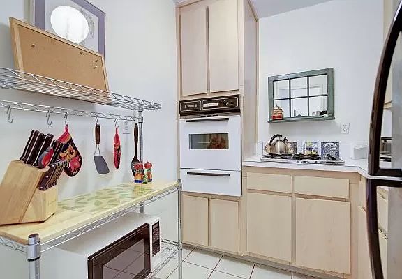5th image of 401 E 86th St APT 17F