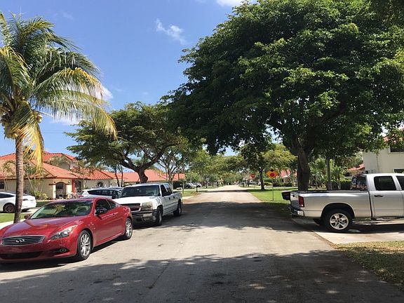 4th image of 690 NW 39th Ave