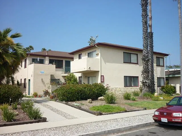 2 bed, 1.5 bath, 850 sqft, $2,250 — Photo 3