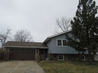 1104 Cambridge Ln, Dyer, IN 46311