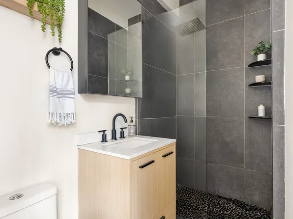 118 8th Avenue image 6 of 6