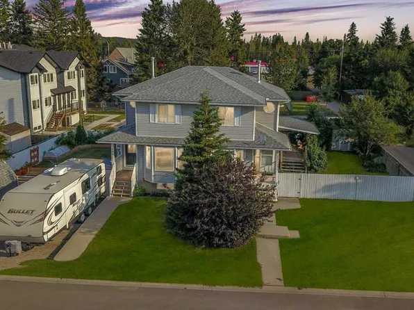 407 N 1st Ave NW, Sundre, AB T0M 1X0