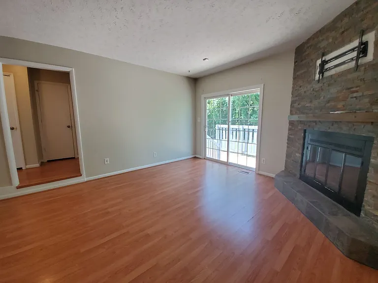 6400 Hollyhock Ct — Photo 14