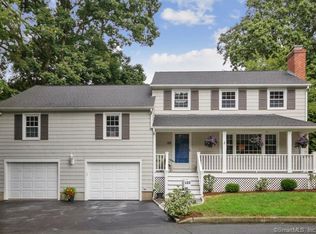 122 Limerick Rd, Fairfield, CT 06824