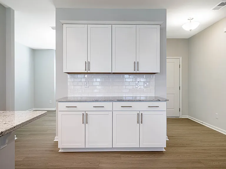 1400 Hollyview Ave — Photo 12