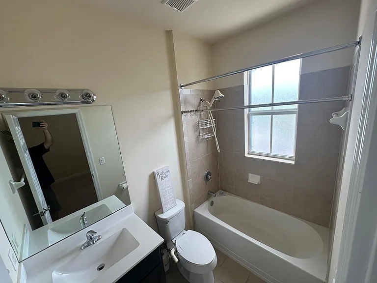 2819 SE 1st Dr #5 — Photo 25