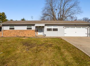 231 Hopkins Rd, Cumberland, IN 46229