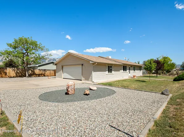 271 Remington St, Rifle, CO 81650