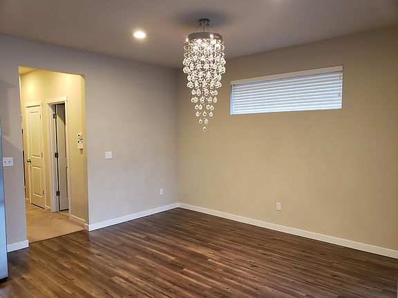 5th image of 9302 5th Dr SE