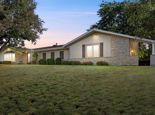 W338S4370 Drumlin DRIVE, Dousman, WI 53118