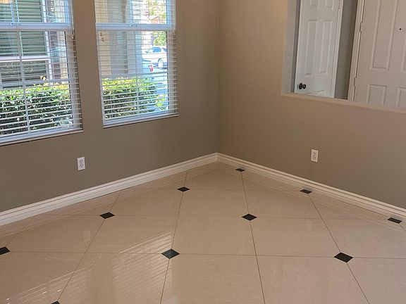 4th image of 6323 Oleander Way