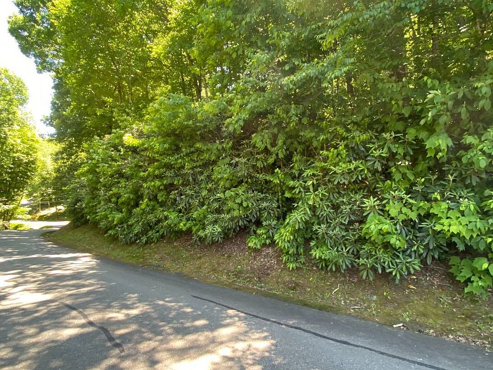 1st image of Hemlock Dr