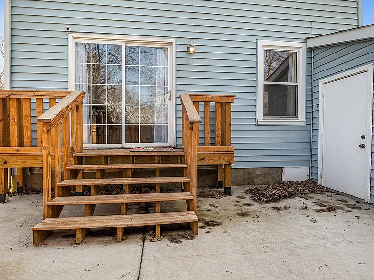 209 Errol Ln — Photo 33