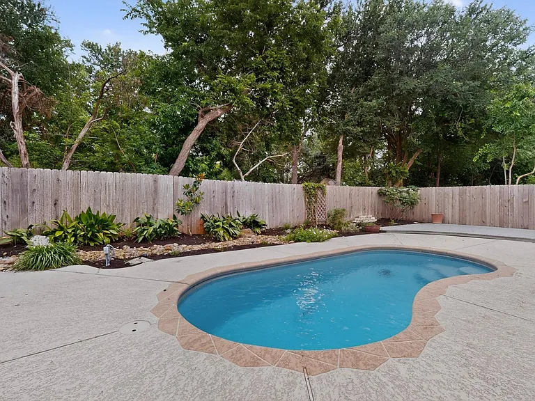 1102 Old Mill Rd — Photo 16