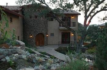 1st image of 1883 Oak Crest Dr