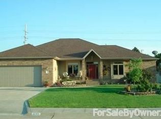 4155 Indianhead Rd, Grand Island, NE 68803