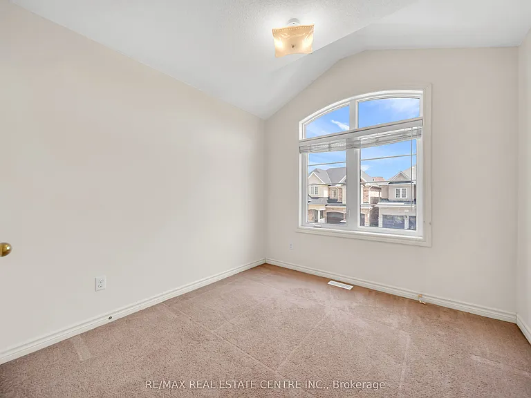4215 Cole Cres — Photo 41