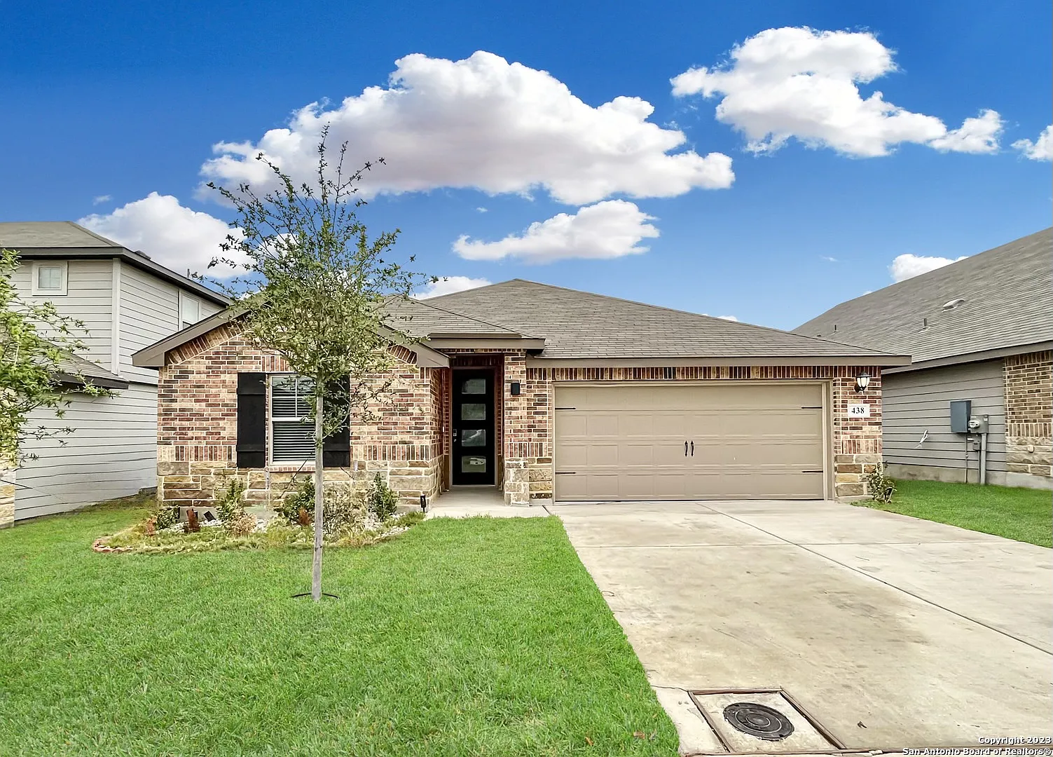 4 bed, 2.5 bath, 2066 sqft, $2,050 — Photo 1