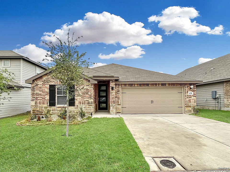 438 Shelton Pass