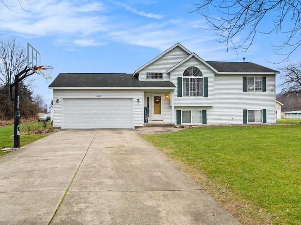4002 Otuna Dr, Dorr, MI 49323