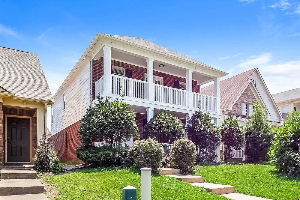 3 bed, 2.5 bath, 2208 sqft, $1,885 — Photo 4