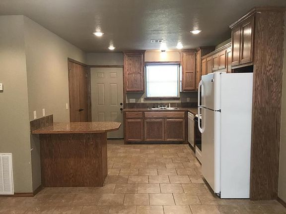 4th image of 1526 N Kennedy Ln