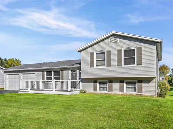22 Tallwood Dr, Hilton, NY 14468