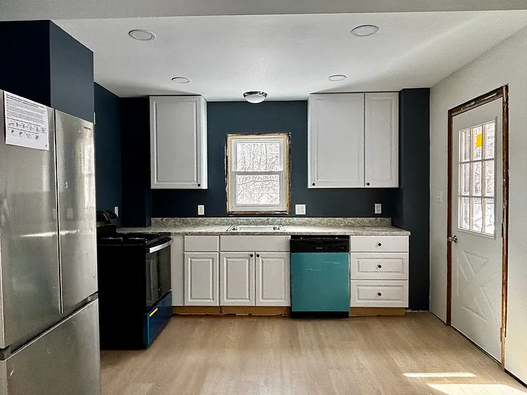 726 Stanton St — Photo 6