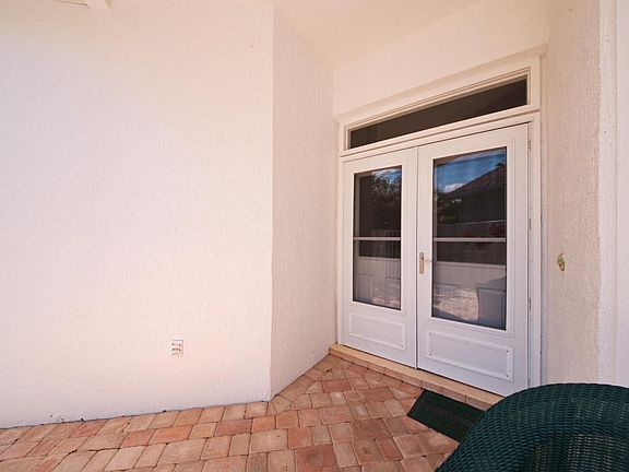 4th image of 921 Aquarina Blvd