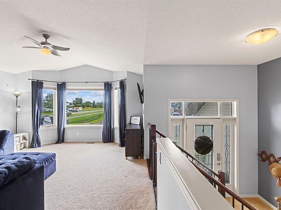 4th image of 303 E Railway Point SE